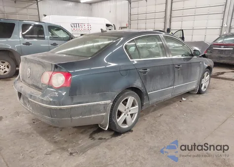 2007 Volkswagen Passat 2.0T/Wolfsburg Edition z USA, uszkodzony, nr VIN WVWAK73C67P128953